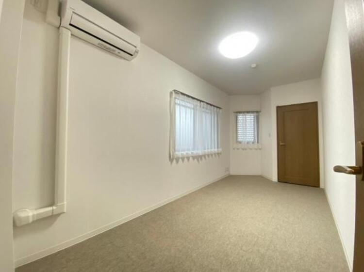 内装 柔らかな色合いにやさしく包まれ、リラックスタイムを送れる主寝室