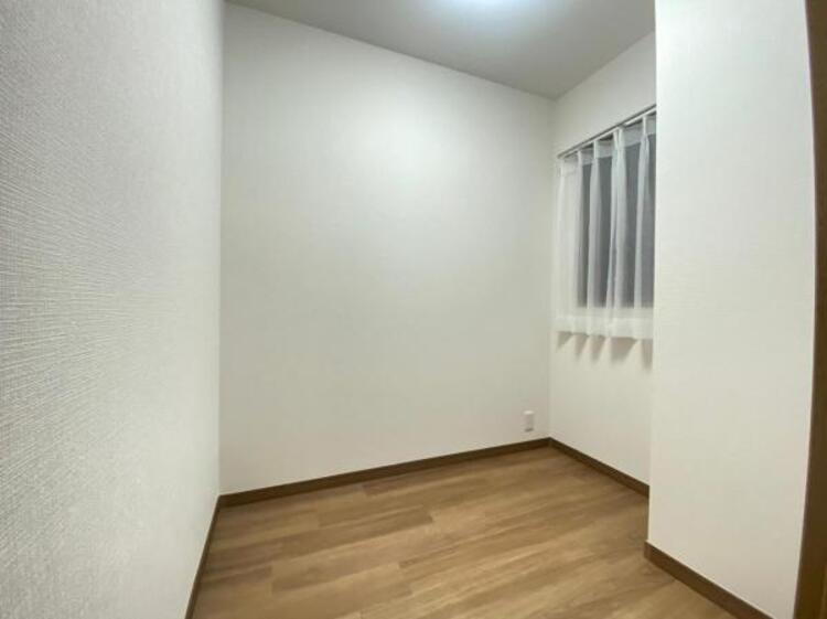 収納 サービスルームは在宅ワークやWICとしてなどフレキシブルに使えます！