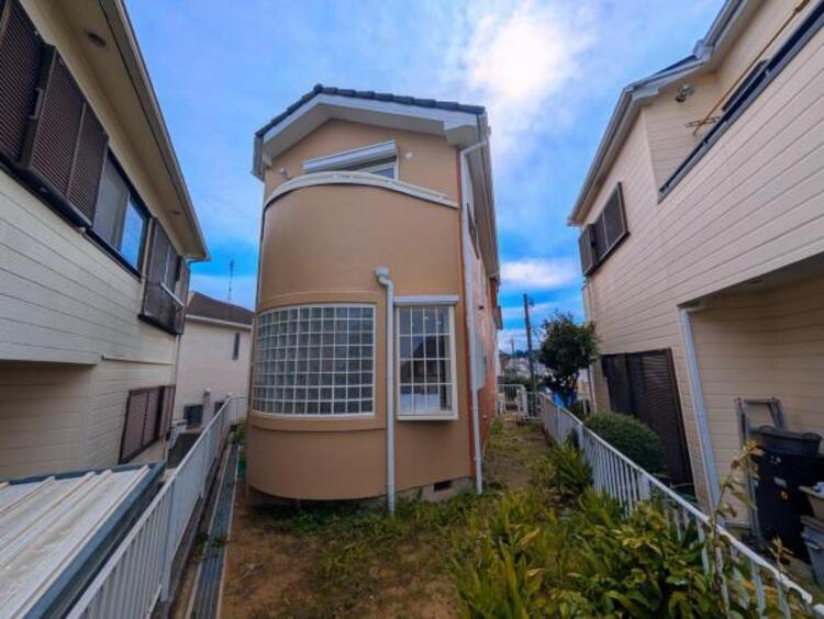 外観 ●〇住むほどに深まる愛着、使い込むほどに馴染む風合いを大切にしていただけるデザインに。周辺の利便性や豊かな住環境など立地面でも魅力が多く、今も、これからもずっとここで生活したい。そう思える住宅です〇●