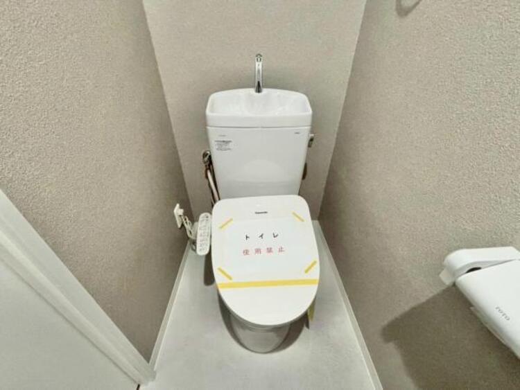 トイレ 毎日使う場所だからこそ、使い勝手を考慮しました。白を基調に、飽きのこない空間は質感豊かな仕上がりとなっております。