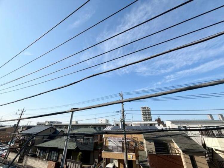 その他 開放感のある眺望。季節による景色の変化を日常の生活と共に感じてください。 