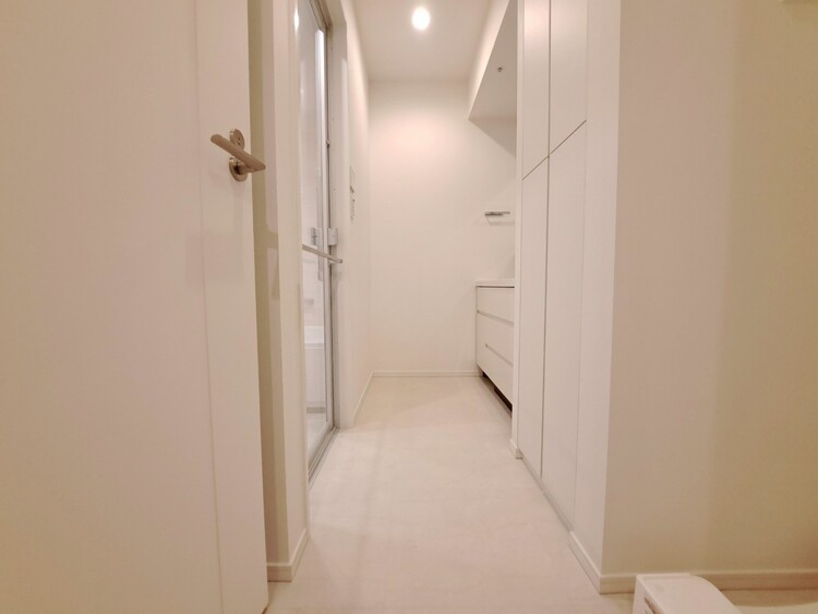 その他 十分な広さの脱衣所。