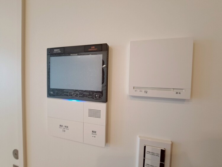 その他 誰が来てもわかる様にモニター付きインターホンを設置。