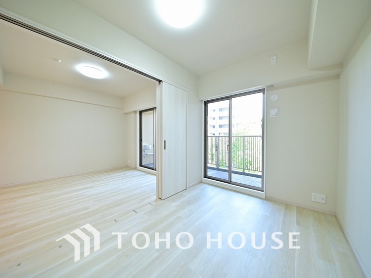 内装 1日の疲れを癒し、心地よく寛げるようゆったりとした広さをしています