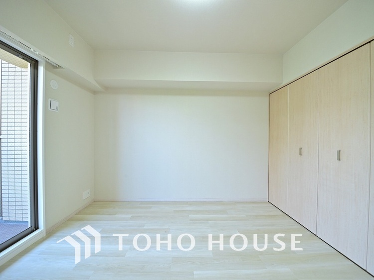 内装 シンプルですっきりとした室内は飽きのこない居心地の良い雰囲気です