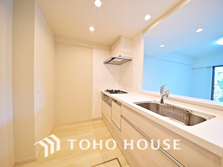 キッチン シンプルな部屋の雰囲気に溶け合うナチュラルキッチン