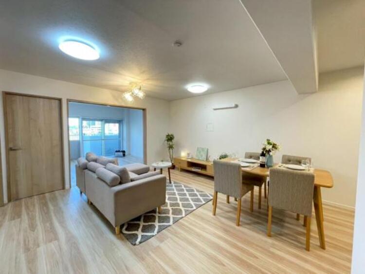 居間 食と憩いの場がゆるやかに続く、家族の存在を感じられるLDKです