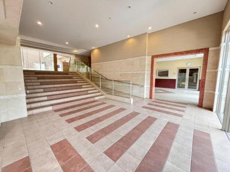 その他 ロビーは、まさに顔となる場所。シンプルながらも格調高い雰囲気を漂わせて上質な空間。