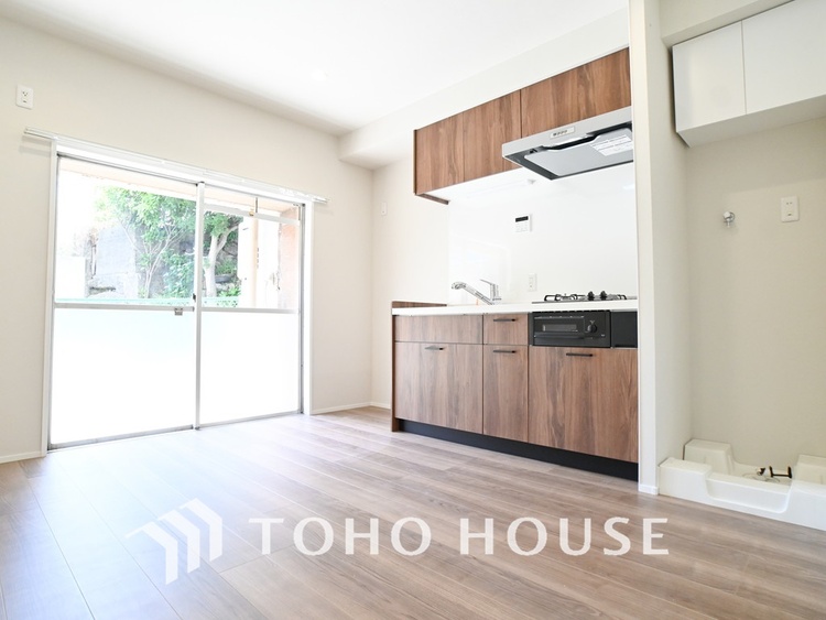 内装 明るいLDKは自然と家族が集まるコミュニケーションの場所に（家具は全てCGです）