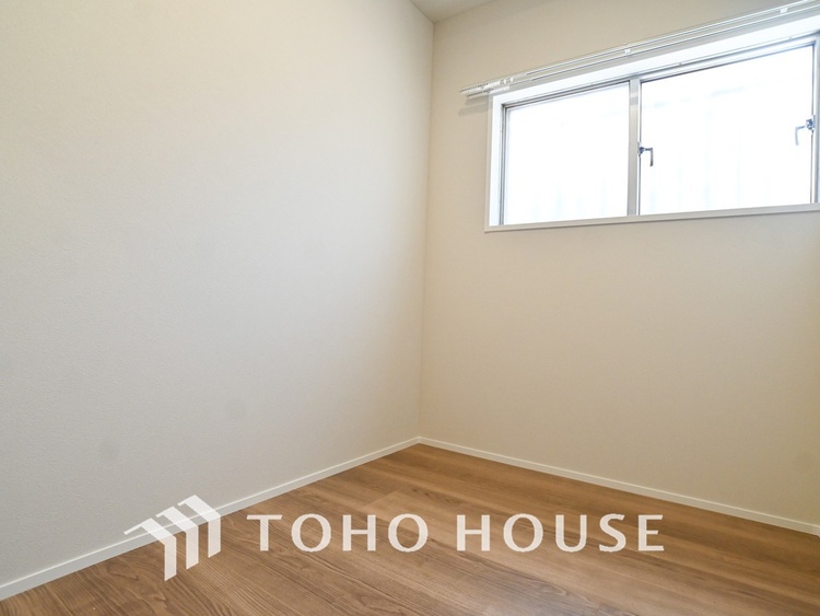 内装 採光もある洋室は、くつろぎのひと時を過ごすのにぴったり