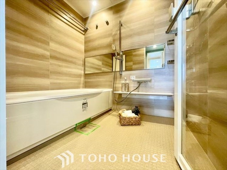 風呂 【BATHROOM】◆プライベートな空間◆simpleだからrelaxできるんです。こころもからだもキレイさっぱり。