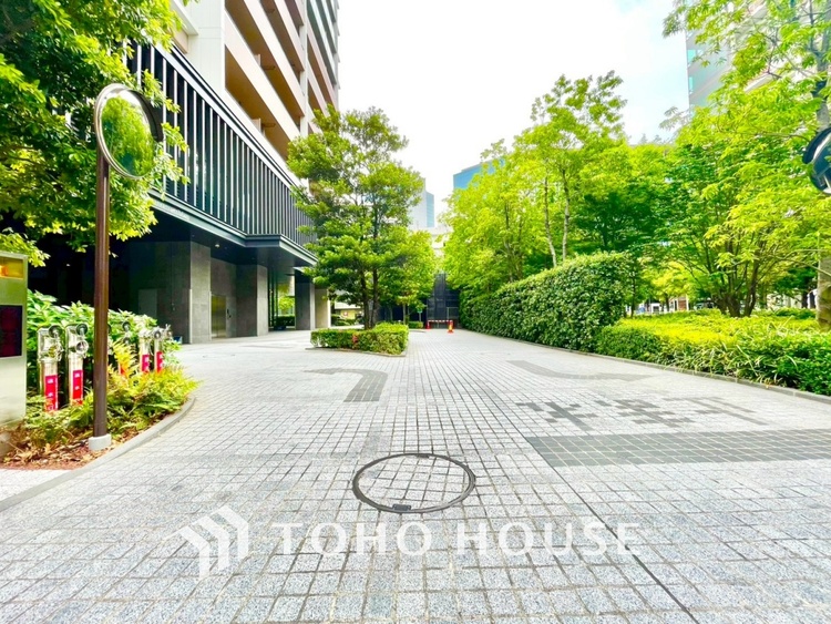 バルコニー 【BALCONY】◆Open new door◆扉の向こうには青空が広がっている。