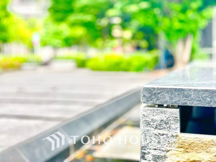 その他 【BALCONY】◆BLUE SKY◆自然の心地よさに包まれる。大開口の外に広がるのは爽やかな青空。