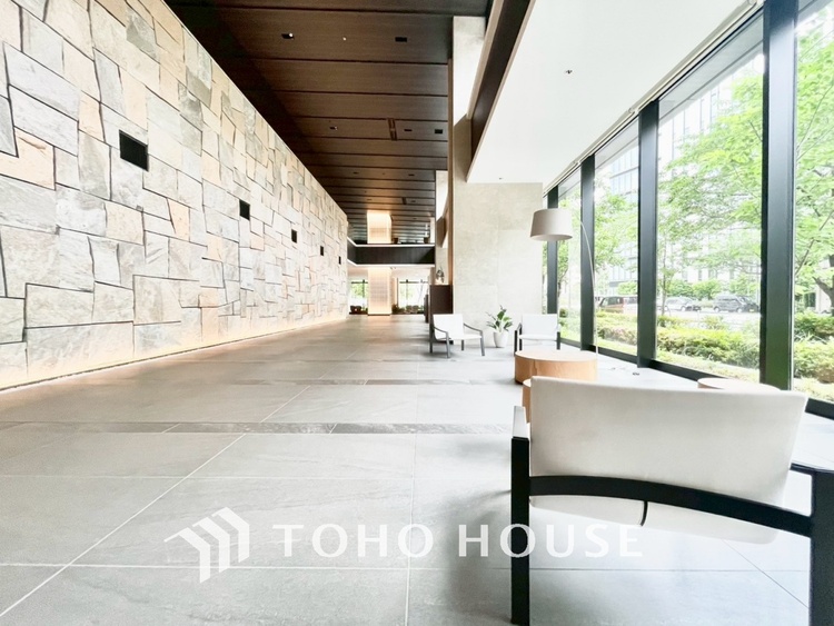 その他 【ENTRANCE】◆そびえ立つ◆我が家のシンボル。遠くの空が赤く染まる夕べが待ち遠しい。