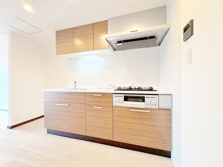 キッチン スマートな意匠と充実の機能を備えたキッチンが、暮らしにおいしい彩りを添えます。