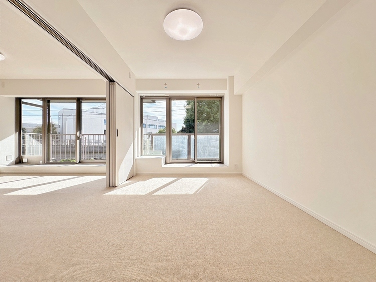 居間 飾り過ぎないシンプルな内装と偏り過ぎないデザインで統一しました。