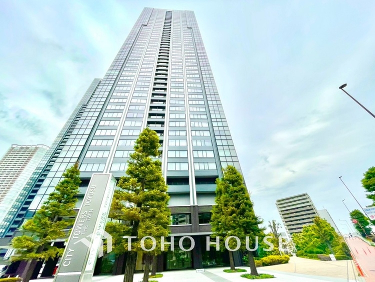 外観 【APPEARANCE】◆眩い◆光が燦々と入り、家族の笑顔を照らす。「いつまでも続いて」と願う夢のような毎日がここにある。