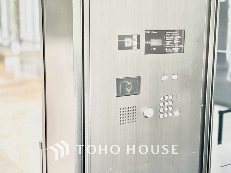 その他 【ENTRANCE】◆家族◆家で家族と過ごす時間は限られている。帰りを待つ家族の元へと急ぐときの弾む思い。そんな思いを引き立てる邸宅。