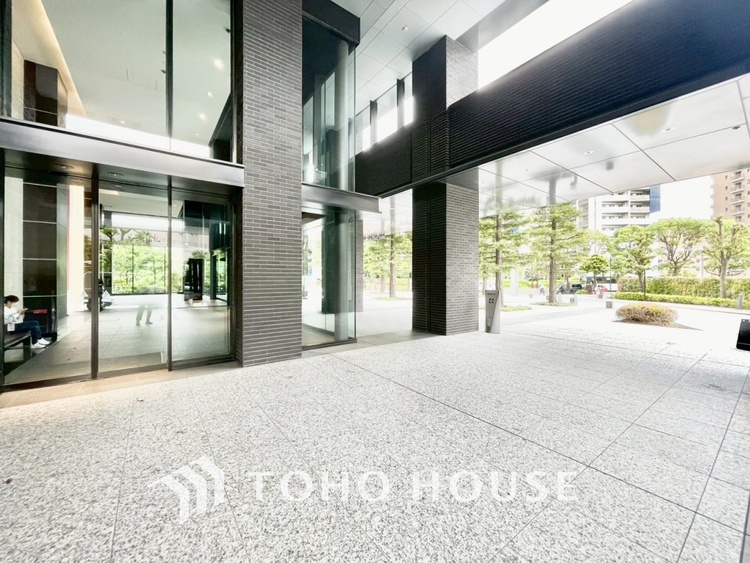 その他 【ENTRANCE】◆そびえ立つ◆我が家のシンボル。遠くの空が赤く染まる夕べが待ち遠しい。