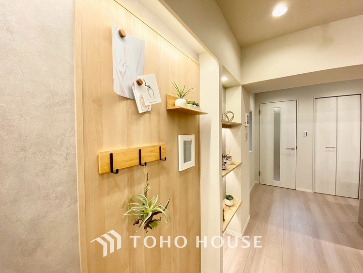 内装 【LIVING】◆扉を◆開くとこの景色。家族の”おかえり”の声が聞こえてきそう。