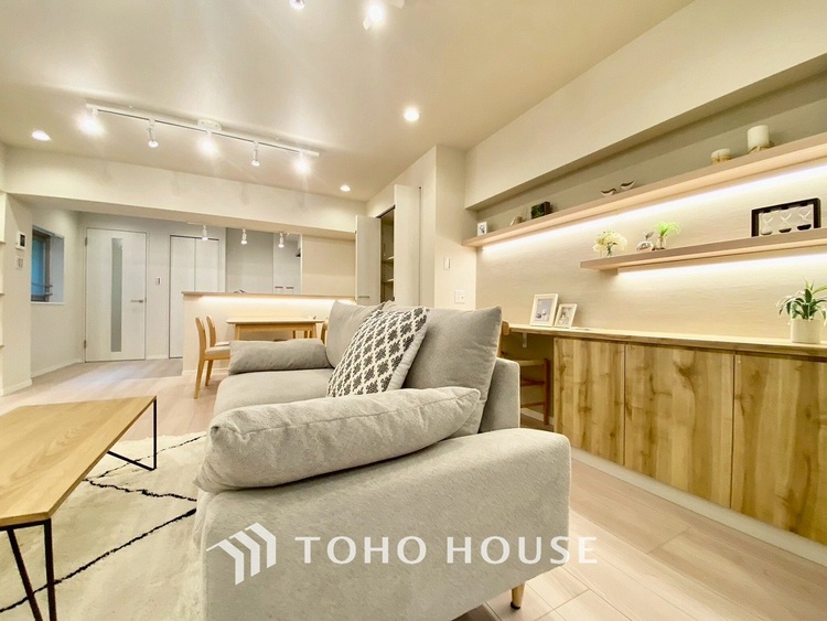 内装 【LIVING】◆住む喜び、楽しさ、感動◆を君と共有したい。いつまでもずっと家族を見渡せるこの広い空間で。