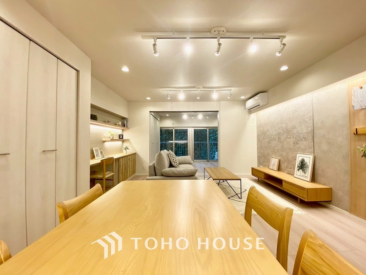 内装 【LIVING】◆simple is best◆無駄のない綺麗なつくりのリビングルームであなただけの暮らしを。