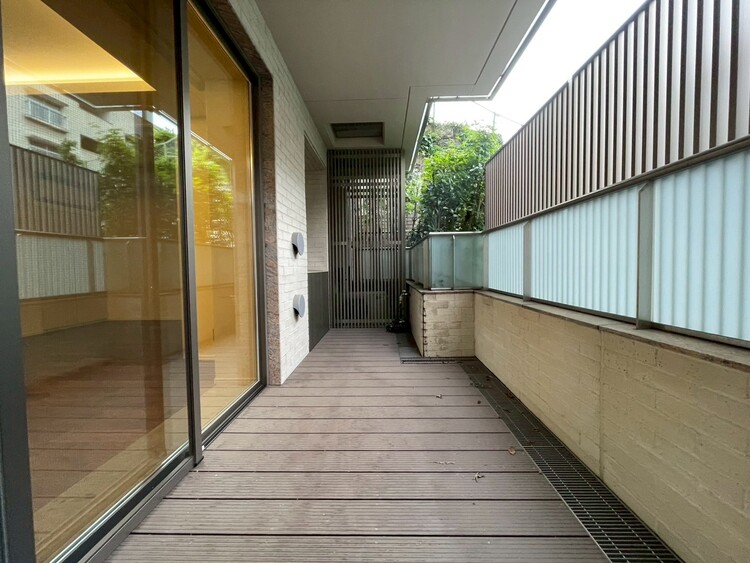 その他 朝の澄んだ空気や、夕方に吹く清々しい風を感じられるバルコニー。