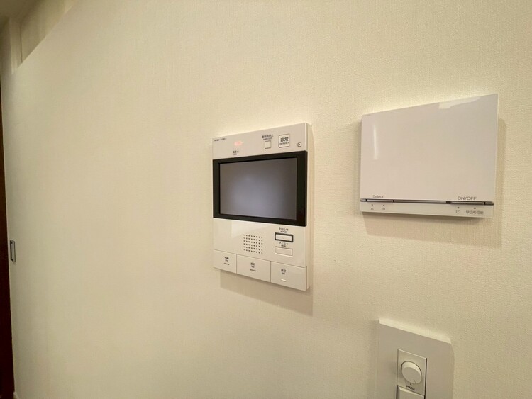 その他 誰が来てもわかる様にモニター付きインターホンを設置。
