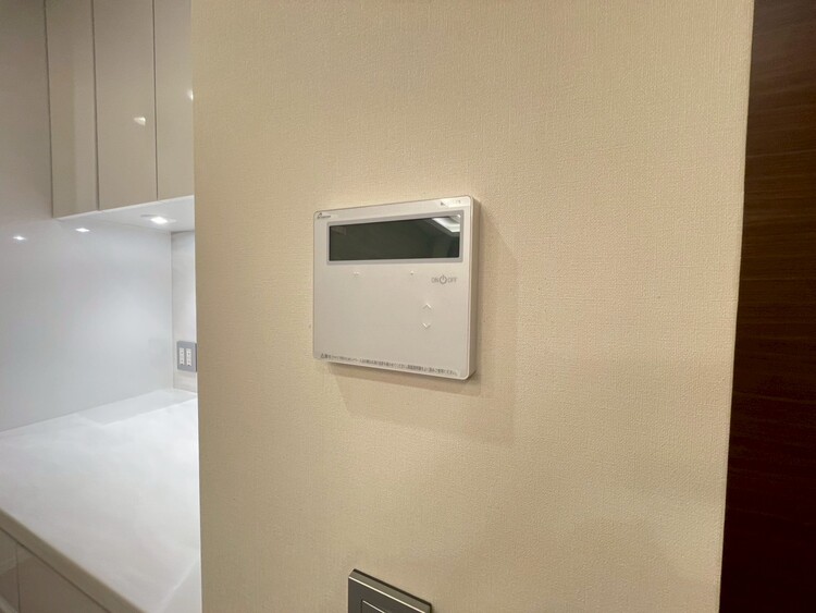 その他 見やすい画面で操作しやすい給湯パネル。