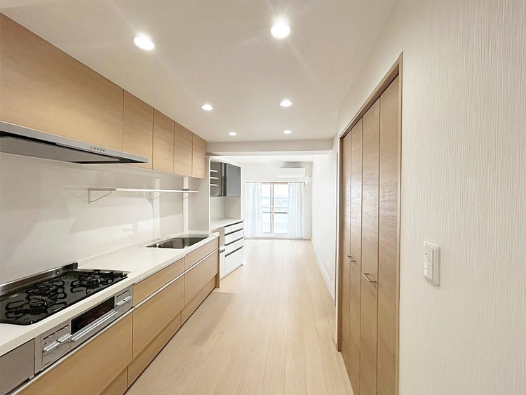 その他 伸びやかな空間のなかで、ゆったりとしたひとときを過ごせます。※CGによる空室加工をしています。