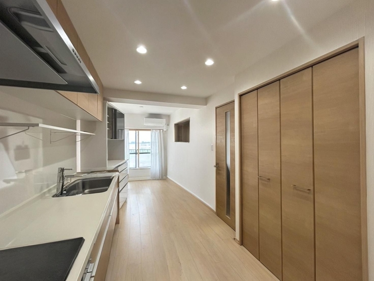 その他 シンプルな内装と偏り過ぎないデザインで統一しました。※CGによる空室加工をしています。