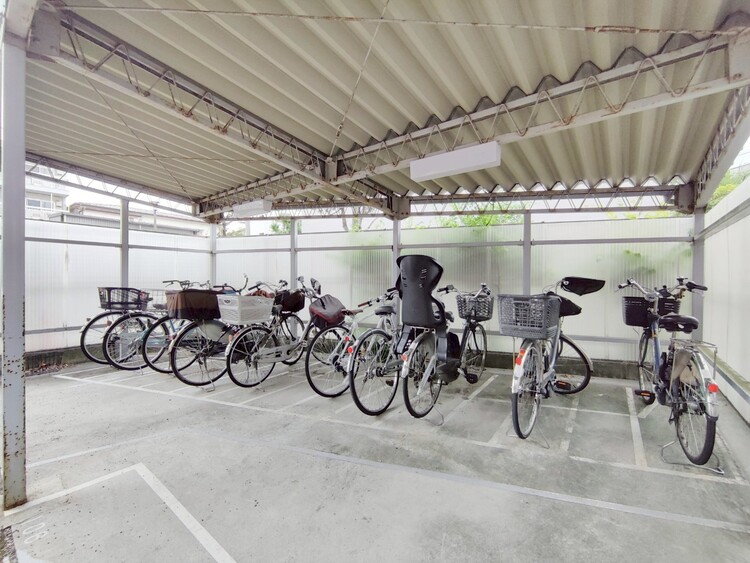 その他 きちんと整備された駐輪場。住む方の心遣いが感じられます。
