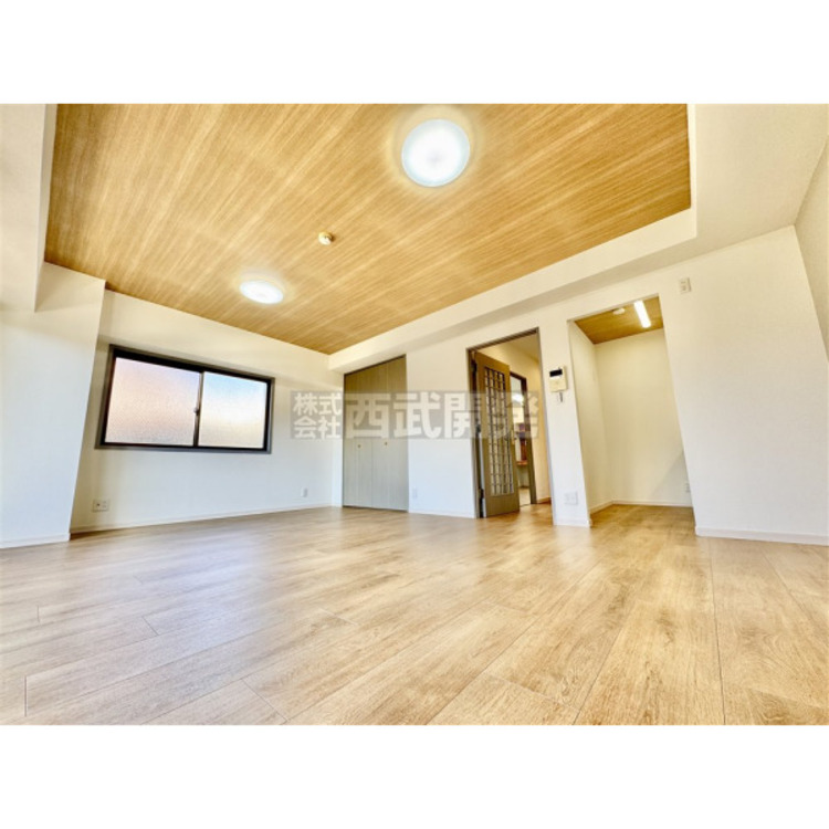 居間 ＬＤＫは家族みんなの快適空間です。お食事したりおしゃべりしたり、家族の絆を育むセントラルスペースです。