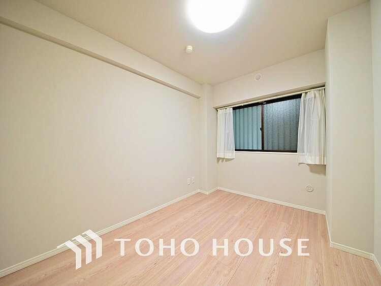 内装 採光もある洋室は、くつろぎのひと時を過ごすのにぴったり