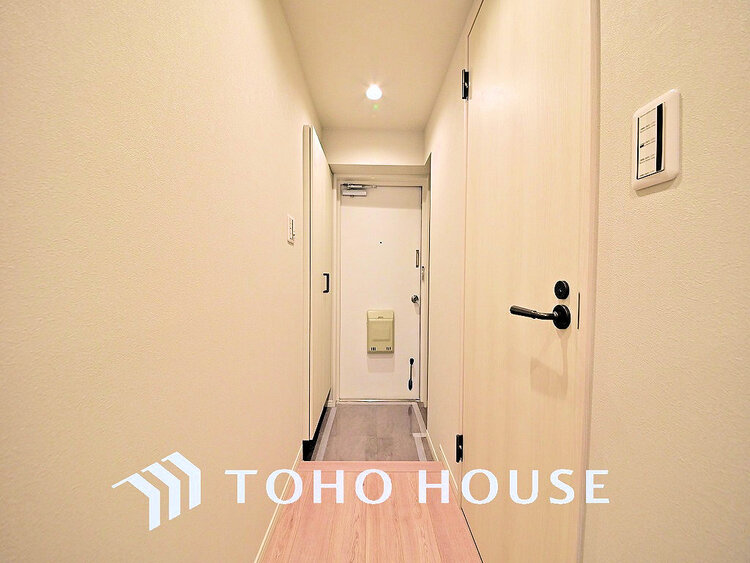 玄関 落ち着いた雰囲気の玄関、家族の帰りを暖かく迎えてくれます