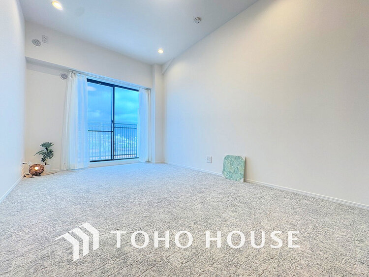 内装 採光もある洋室は、くつろぎのひと時を過ごすのにぴったり