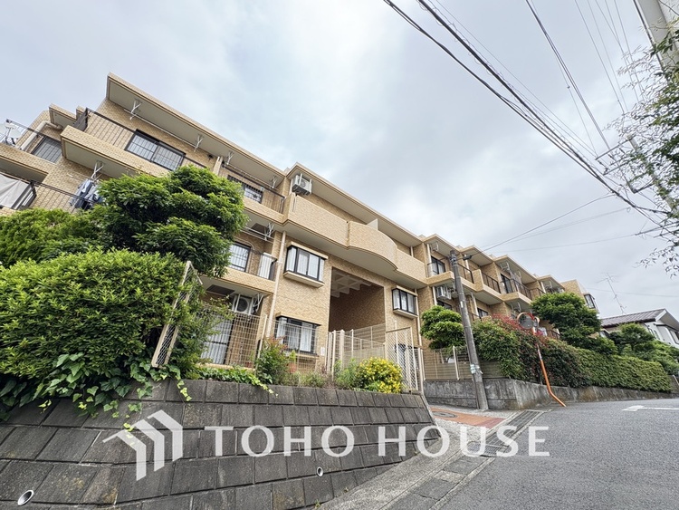 外観 〜閑静な住宅街に佇むリノベーションマンション〜専用庭付き・角部屋〜