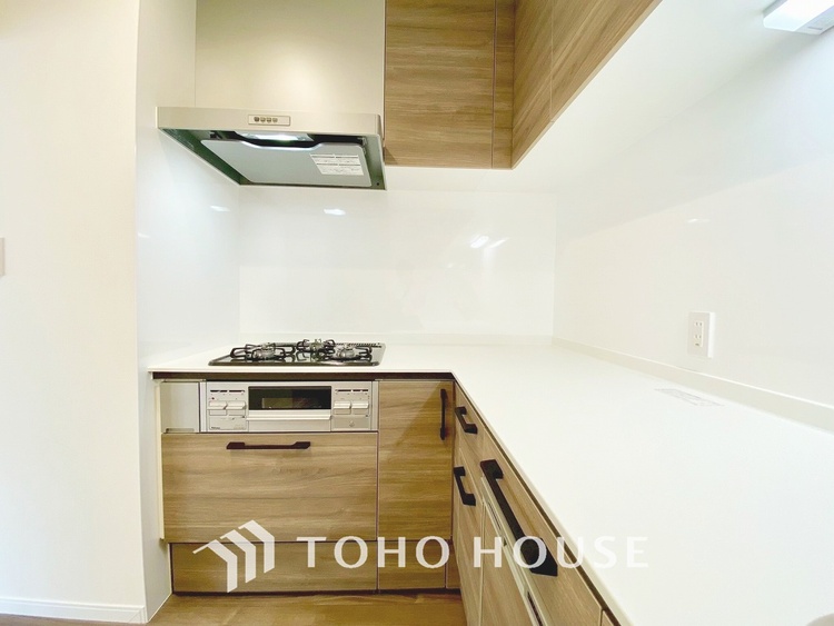 キッチン 【KITCHEN】◆ワクワク◆開放的で機能性も高いシステムキッチン。お子様は毎日のご飯にワクワク！