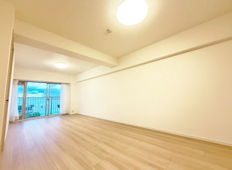 居間 飾り過ぎないシンプルな内装と偏り過ぎないデザインで統一しました。