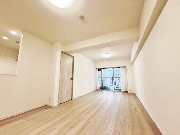 居間 快適に過ごす毎日を求めて、暮らしの中でご自身の「マイホーム」に創り上げてください。