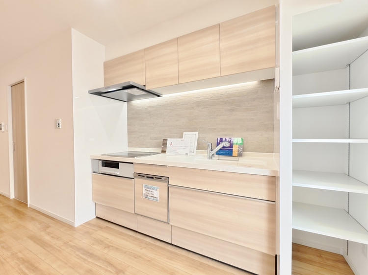 キッチン 洗練されたスタイリッシュなデザイン性と使いやすさを備えた仕様。