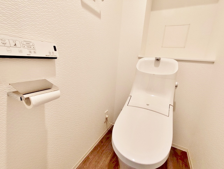 トイレ 暮らしの中のさりげないひとときの快適さにも、こだわりを、持って設備を配しております。