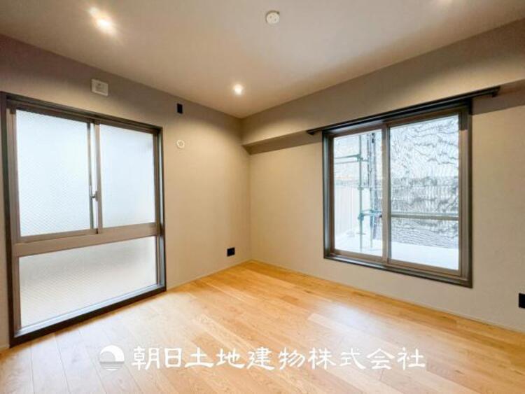 内装 【居室】設計者のセンスが求められる大切な空間だからこそ、落ち着いて過ごせる癒しと寛ぎの空間が欲しい。そんな願いを叶えました。