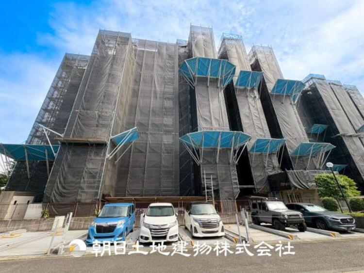 外観 【外観写真】表現された空間はたくさんの光を浴び、風を感じ、暮らしの時間を豊かにしてくれます。デザインされた空間と競い合うかのような充実した建物と共に大切な家族の思い出を刻んでいきます。