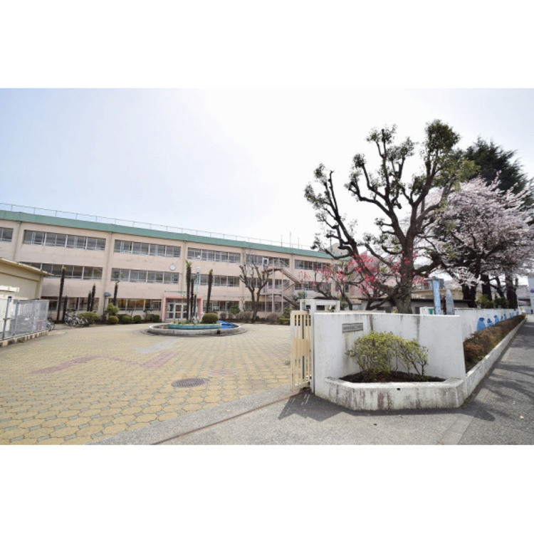 周辺 拝島第二小学校(約600m)
