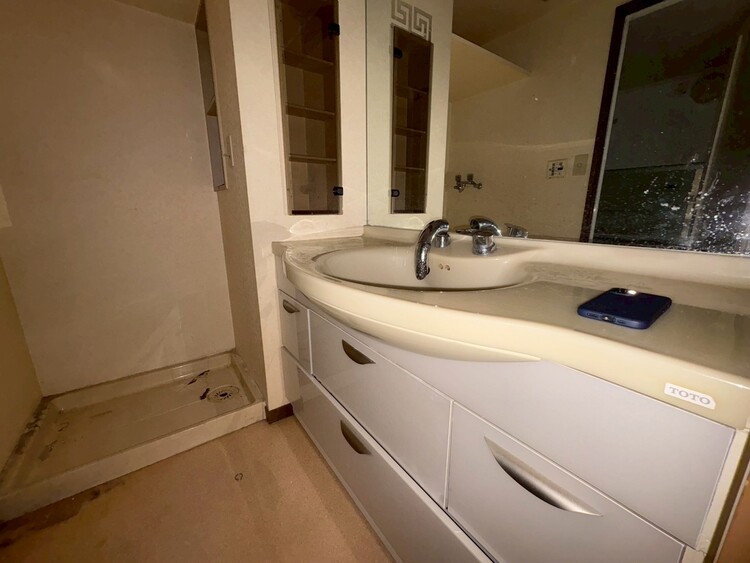 その他 清潔感を感じられる洗面化粧台。