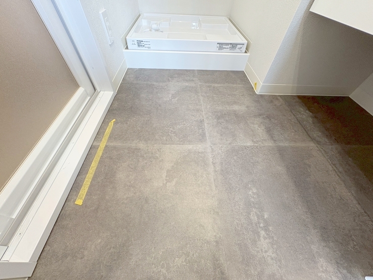 その他 十分な広さの脱衣所。