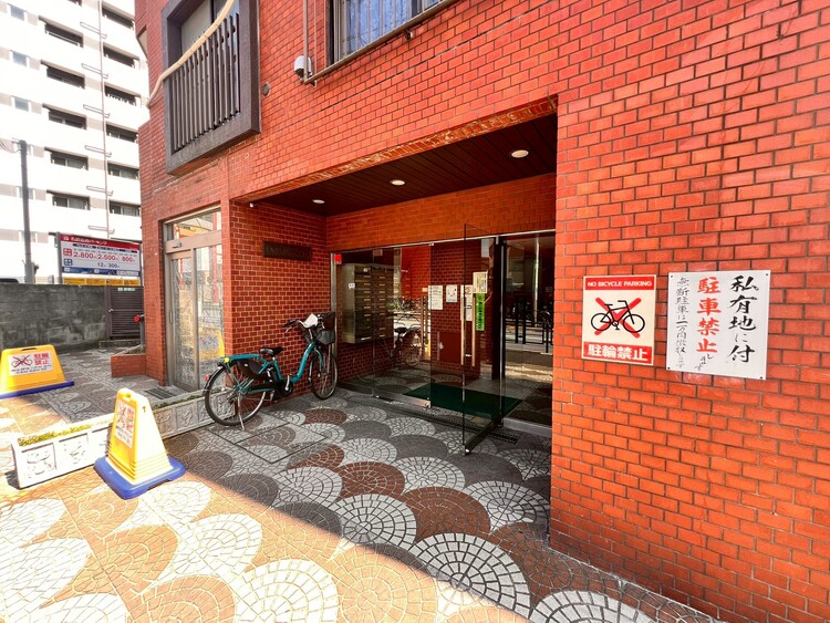 その他 上質感漂う玄関アプローチです。