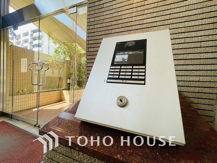 エントランス エントランスはオートロック完備で安心のセキュリティ