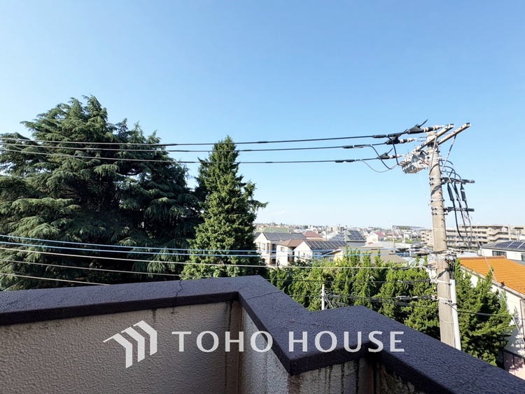 収納 【closet】奥行きのあるクローゼットを採用。衣装ケースや、掃除機といった電化製品まで多くの物を収納できるようなつくりになっております。是非一度、ご自身の目でお確かめ下さい。